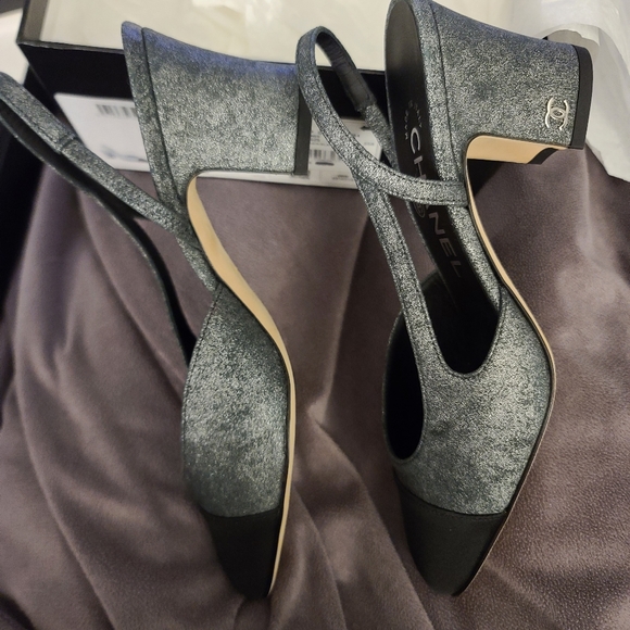 Chanel Cap Toe Sling, NIB, Silver/Black 35 - Picture 7 of 9